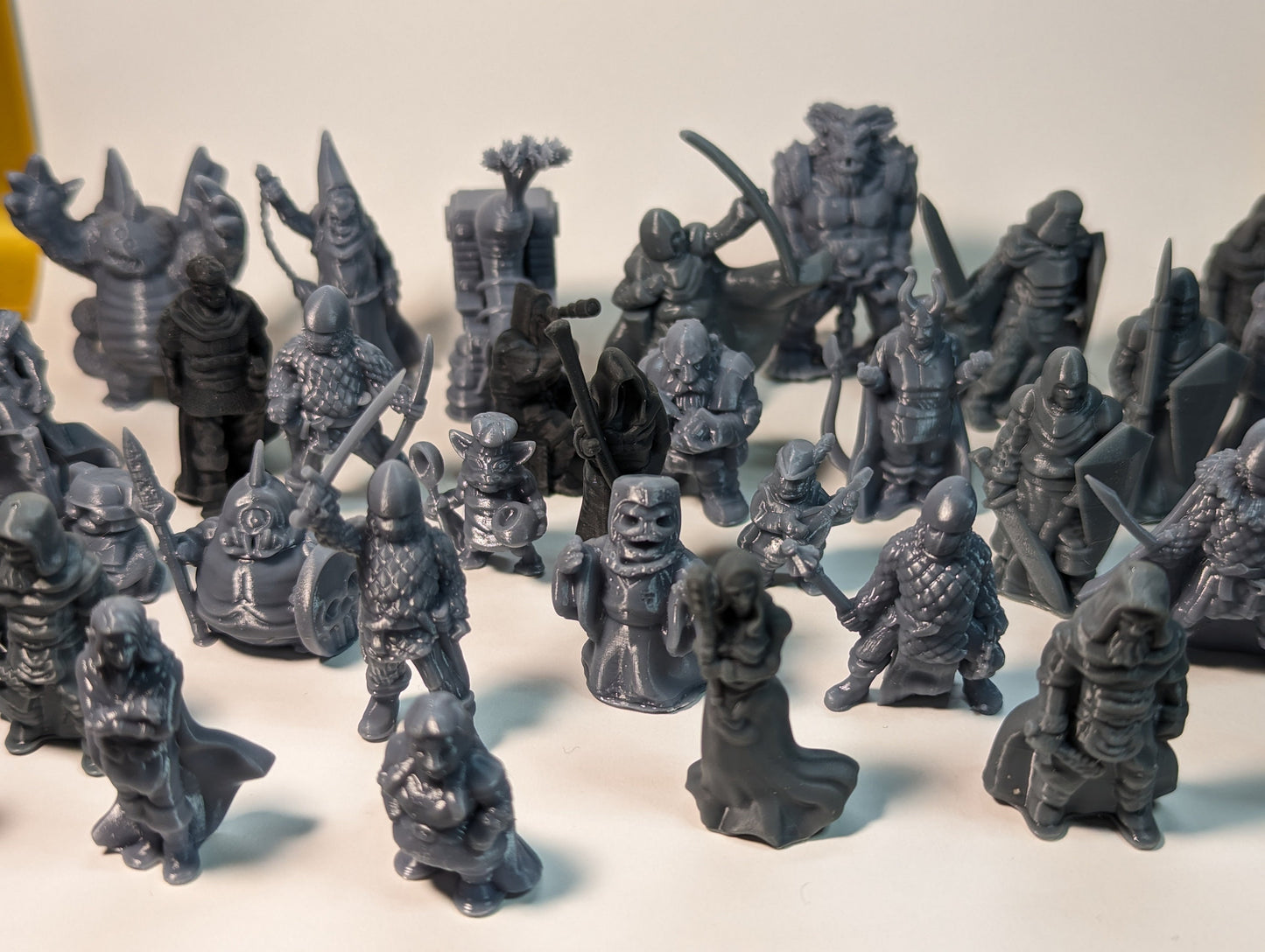 Daring Delvers: Support-Free Resin Adventurers - 28mm - Fantasy Miniatures - NPC PCs for RPGs and Wargames